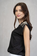 Maglia in viscosa con perle sulle spalle