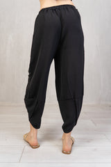 Pantalone Arabesk in tessuto leggero con tasche