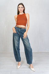 Jeans carrot fit con lavaggio vintage e gamba stondata