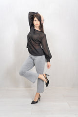 Blusa in georgette con pieghe frontali – Nera