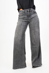 Jeans flare soft-touch grey wash.