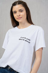 T-shirt "Spero nel miracolo" ricamata.