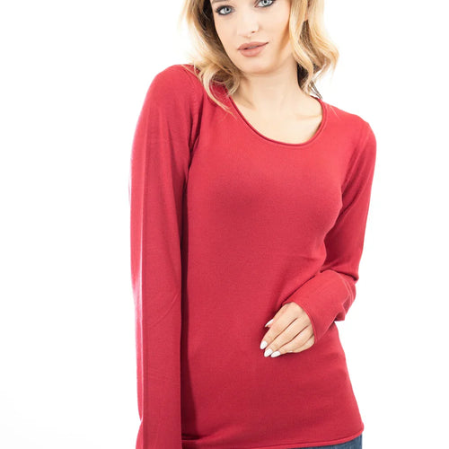 modella indossando Maglia basic girocollo colore Bordeaux Unica