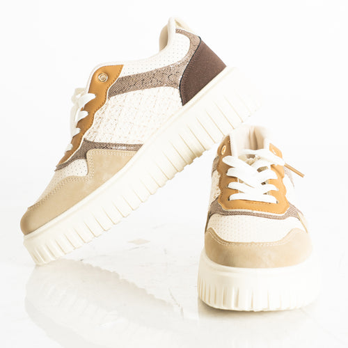 modella indossando Sneakers platform multicolor marrone con suola alta colore Marrone
