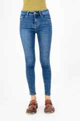 Jeans Skinny Lavaggio Classico Elasticizzato.