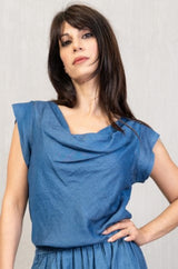 Top lyocell con collo sciallato