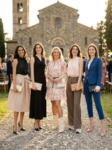 Come vestirsi per essere l'ospite perfetto a una comunione? Look perfetti per il 2026