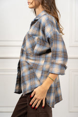 modella indossando Camicia Rivington Calder in flanella colore