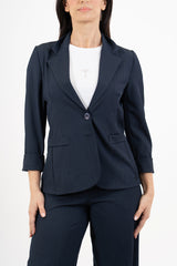 modella indossando Giacca avvitata rigata spinata blu colore Blu