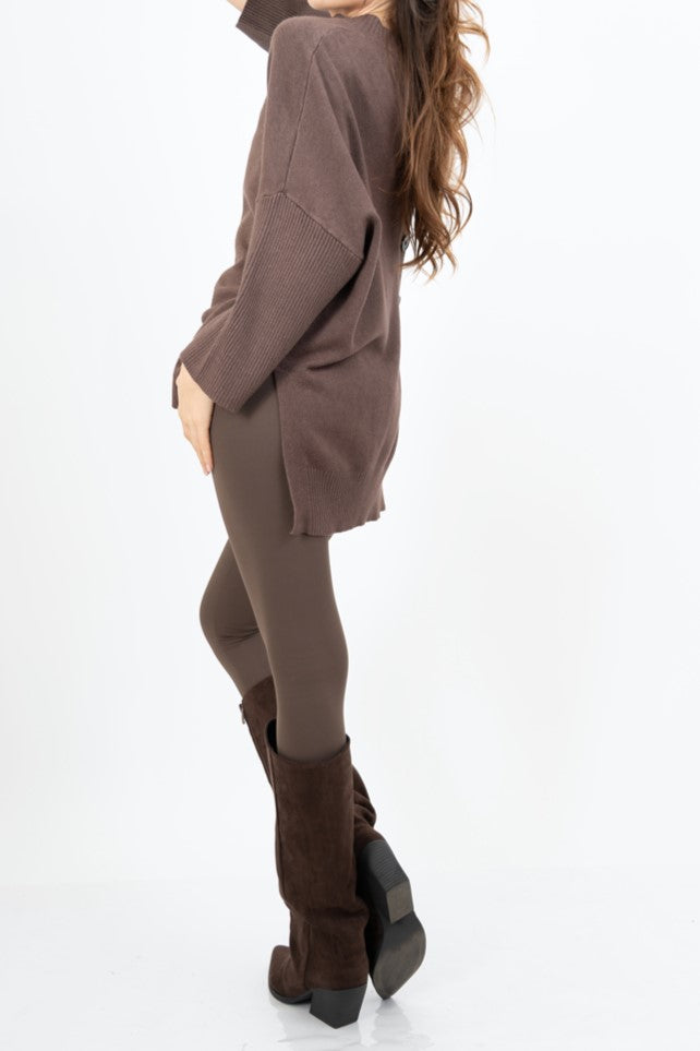 modella indossando Leggings donna a baschina alta elasticizzati – Tortora colore