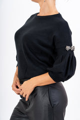 Maglia Balloon Chic con spilla gioiello