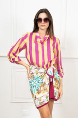 modella indossando Gonna Pareo Corta Fantasia Safari Botanico colore Rosso India Unica