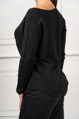 modella indossando Maglia Vela scollo V colore