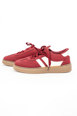 Sneakers in camoscio ed ecopelle bordeaux con suola in gomma