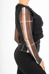 Gilet corto in crep con bottoni gioiello
