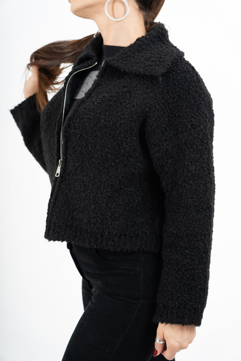 Giacca corta in filato bouclé con colletto e zip metallica