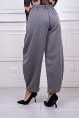 modella indossando Pantalone Selwyn balloon colore