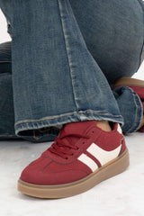 Sneakers in camoscio ed ecopelle bordeaux con suola in gomma