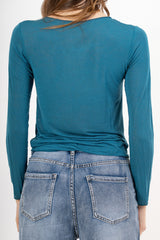 modella indossando Maglia SoftCash in misto viscosa e cashmere colore