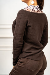 modella indossando Maglia Vela scollo V colore