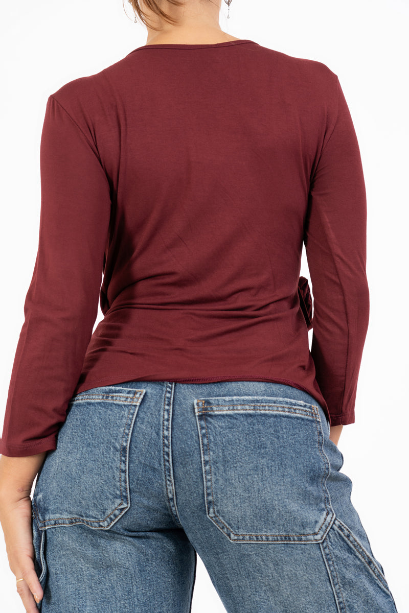 Maglia drappeggiata in viscosa con nodo laterale