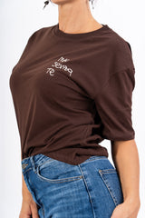 T-shirt in cotone con ricamo “mai senza te”