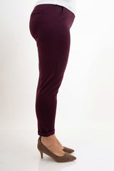 modella indossando Pantaloni Punto Milano Elegance – Prugna colore