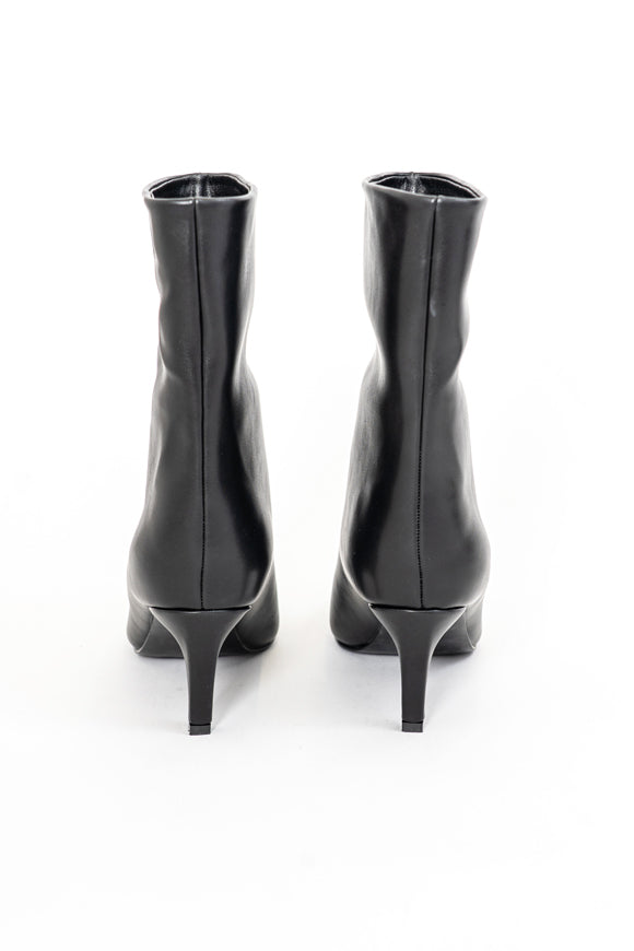 Stivali mid-calf in ecopelle nera con gambale ampio e tacco 6,5cm