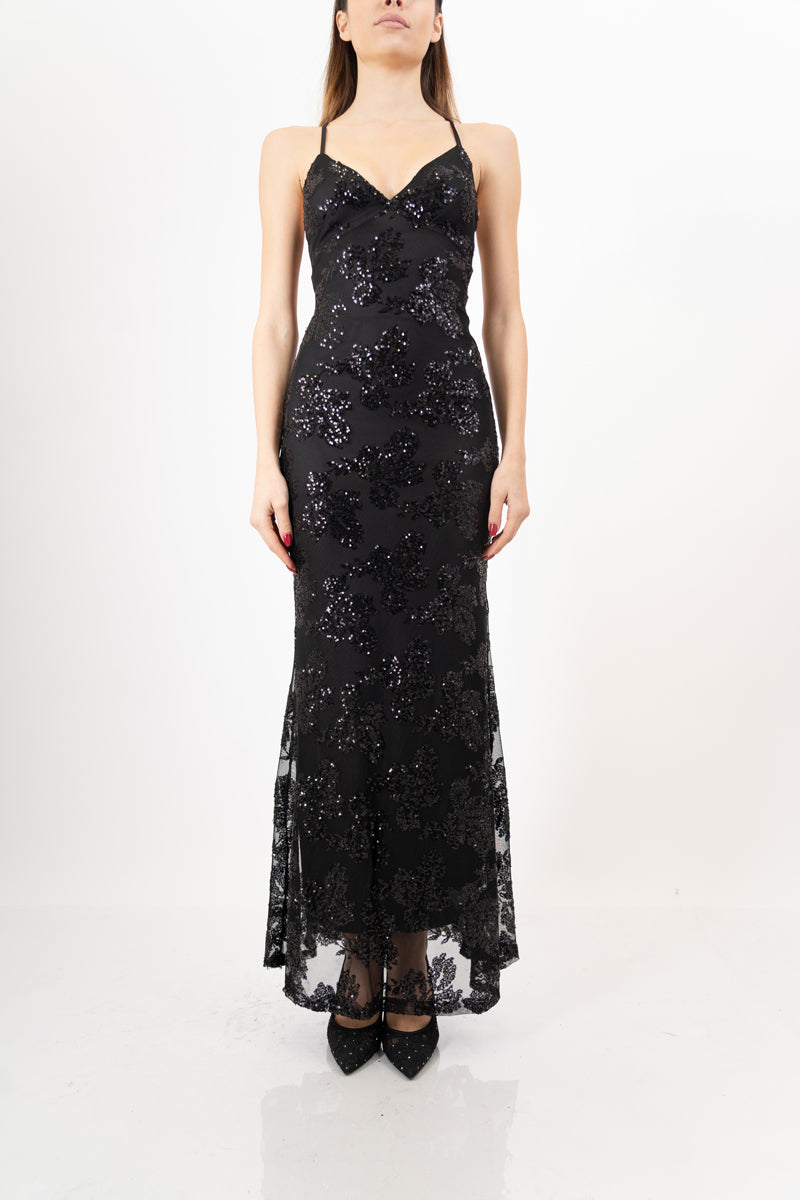 modella indossando Abito Sirena Shine – Lungo con Paillettes e Schiena scoperta colore