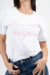 T-shirt con scritta ricamata “Ho sempre ragione” in cotone elasticizzato Made in Italy.