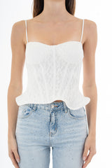 modella indossando Bustier in pizzo con coppe preformate e fondo a godet modellante colore Bianco Unica