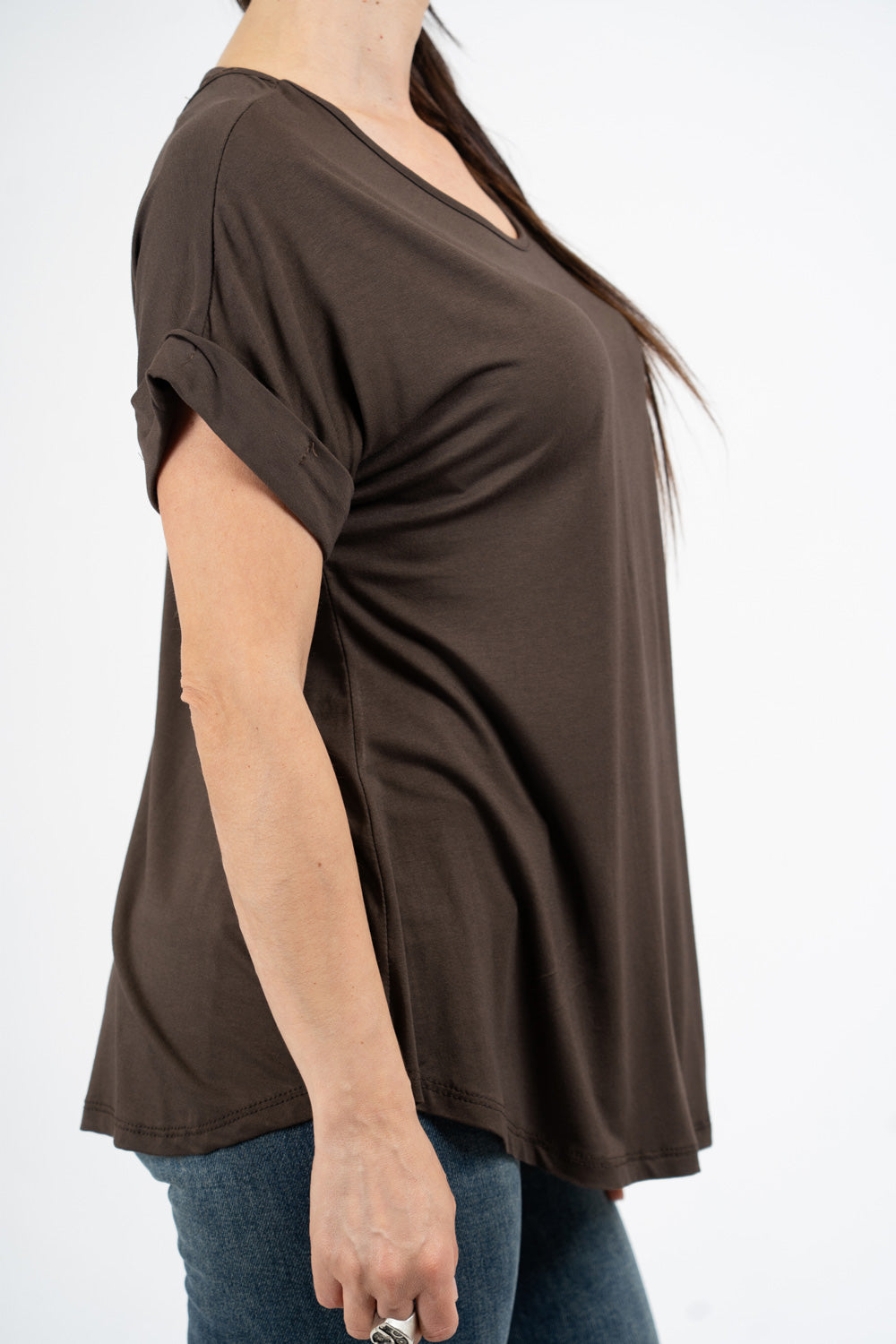 Maglia ampia in viscosa elasticizzata con scollo a V e incrocio sul retro.