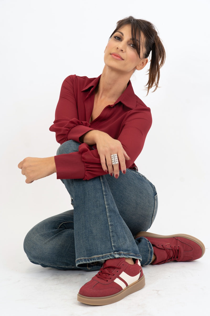 Sneakers in camoscio ed ecopelle bordeaux con suola in gomma