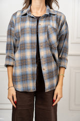 modella indossando Camicia Rivington Calder in flanella colore