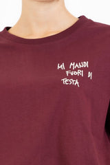 T-shirt in cotone con ricamo “mi mandi fuori di testa”