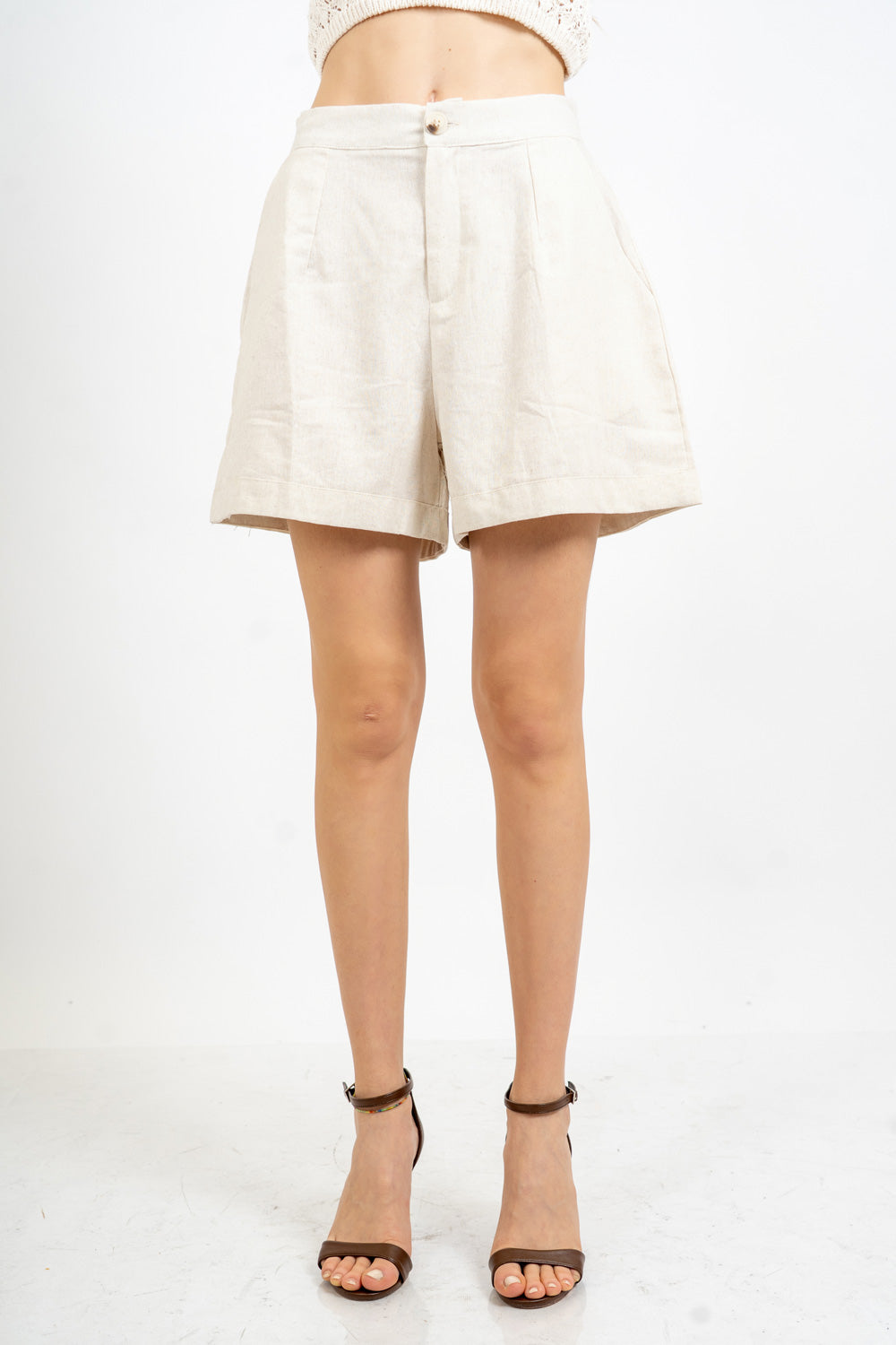 Shorts vita alta in lino e cotone.
