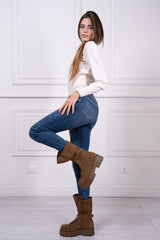 modella indossando Stivale anfibio Westbourne Camel colore