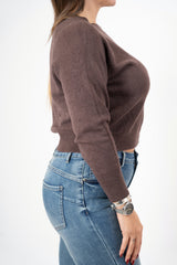 modella indossando Maglia basic a manica raglan in filato misto viscosa colore