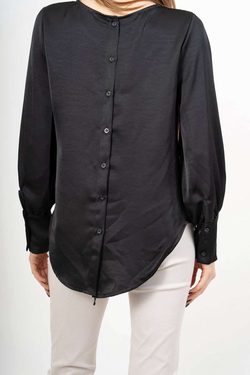 modella indossando Blusa over in raso cangiante con maniche palloncino colore