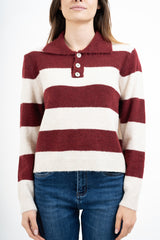 modella indossando Maglia a righe in misto lana modello polo Made in Italy colore BORDEAUX Unica