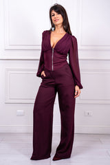 modella indossando Pantalone Elodie wide leg colore Borgogna Unica