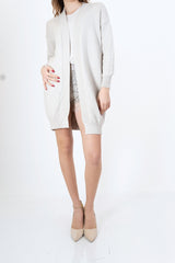 modella indossando Cardigan lungo misto viscosa con bordatura a coste colore Beige Unica