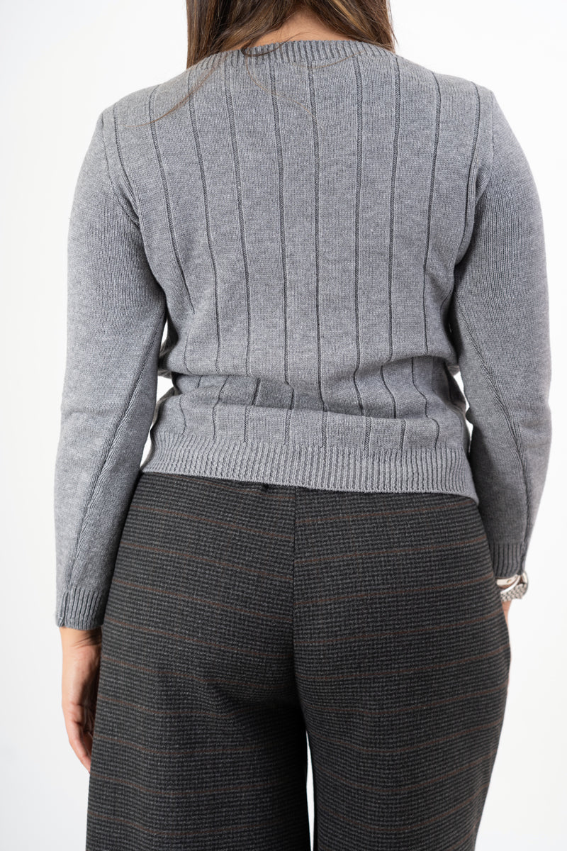 modella indossando Maglioncino SoftTrecce colore