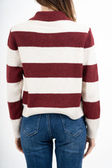 modella indossando Maglia a righe in misto lana modello polo Made in Italy colore