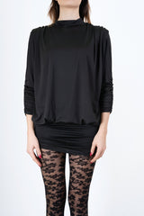 modella indossando Abito con schiena scoperta e maniche drappeggiate in tessuto elasticizzato colore