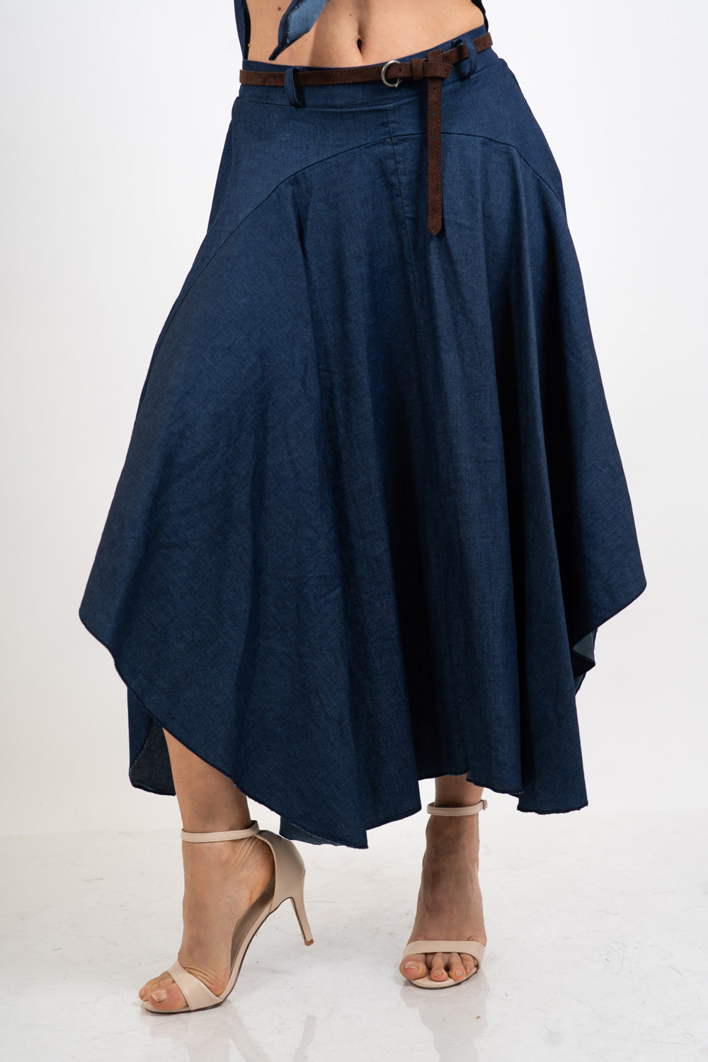 Gonna ampia effetto chambray con taglio stondato.