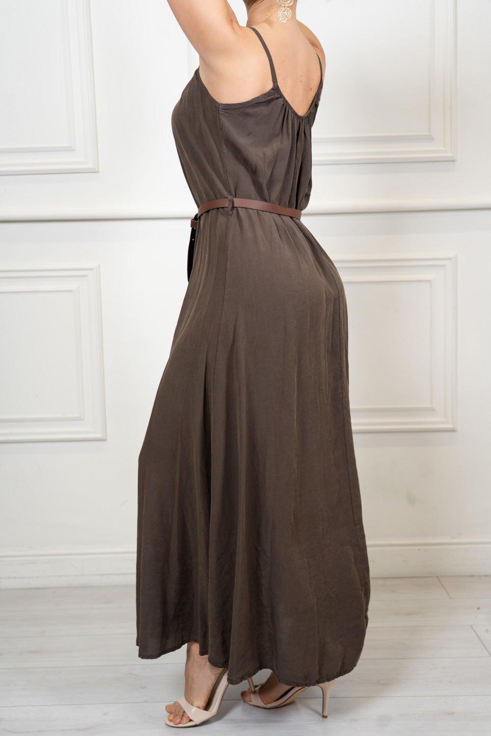 Abito lungo in Tencel con cintura.