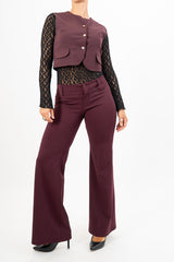 Pantalone svasato in crep con baschina alta Prugna