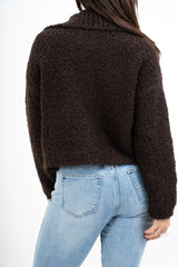 Giacca corta in filato bouclé con colletto e zip metallica