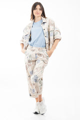 Pantalone floreale in cotone elasticizzato con pince e vita elasticizzata